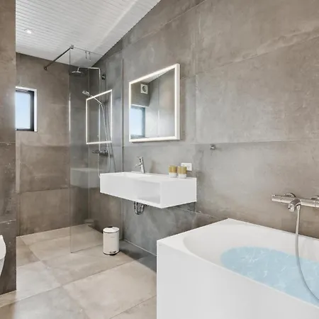 بيت للعطل Four-bedroom In
