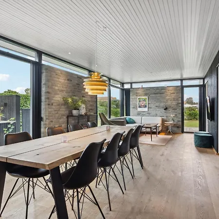 بيت للعطل Four-bedroom In *
